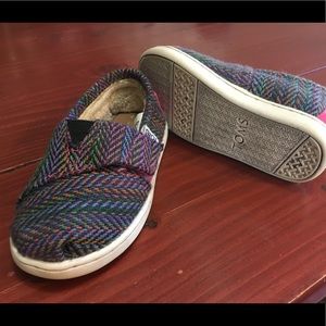 Toddler Toms sz 7
